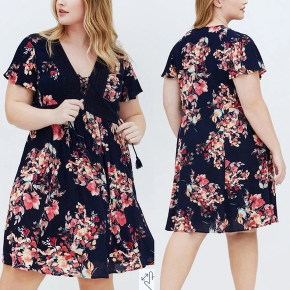 Torrid Gauze Lace-Up Skater Mini Dress Floral Black Sz 1 - Picture 1 of 7